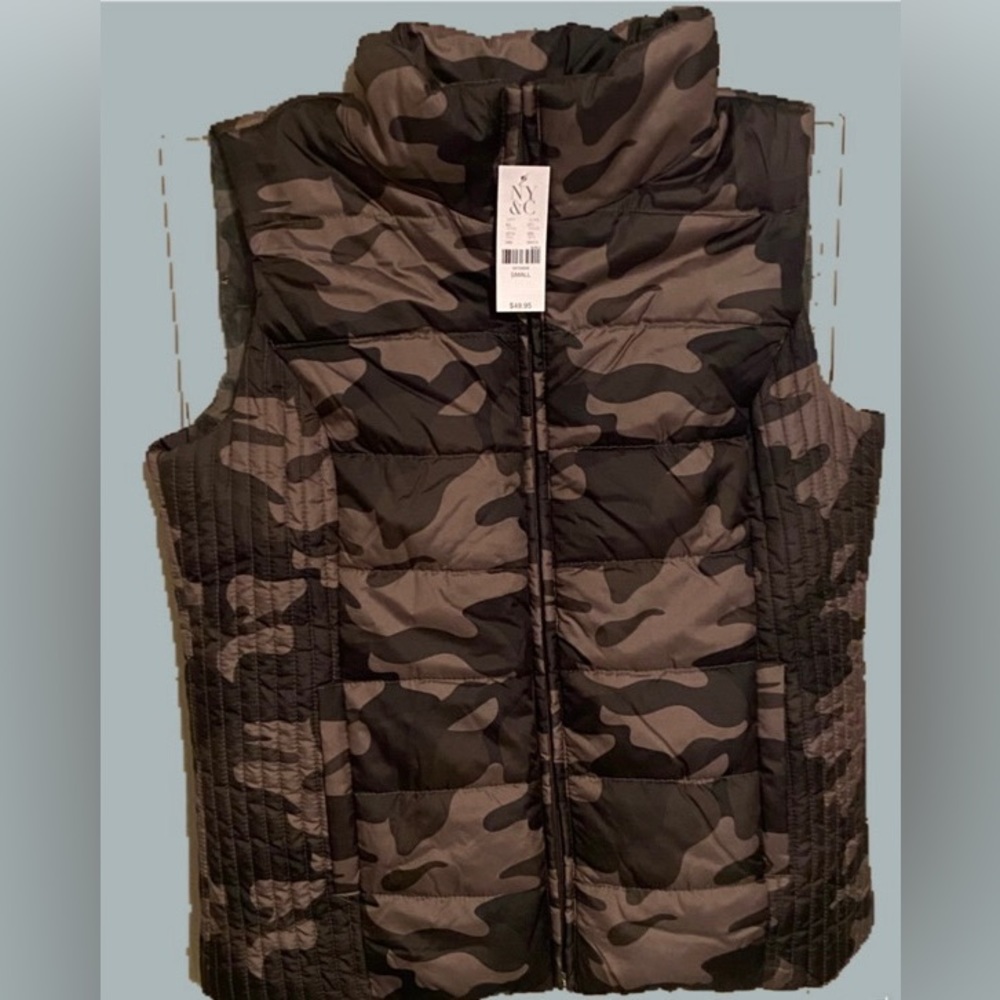 New York & Co. small camp puffer vest